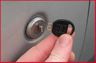 Manhattan Beach Locksmiths Manhattan Beach, CA 310-844-9190 - 1-broken-key